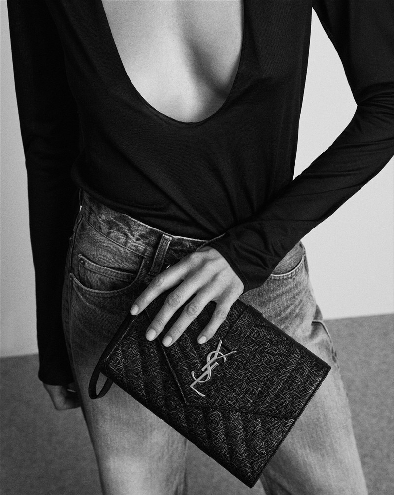 SAINT LAURENT ENVELOPE FLAP POUCH IN MIX MATELASSÉ GRAIN DE POUDRE LEATHER outlook