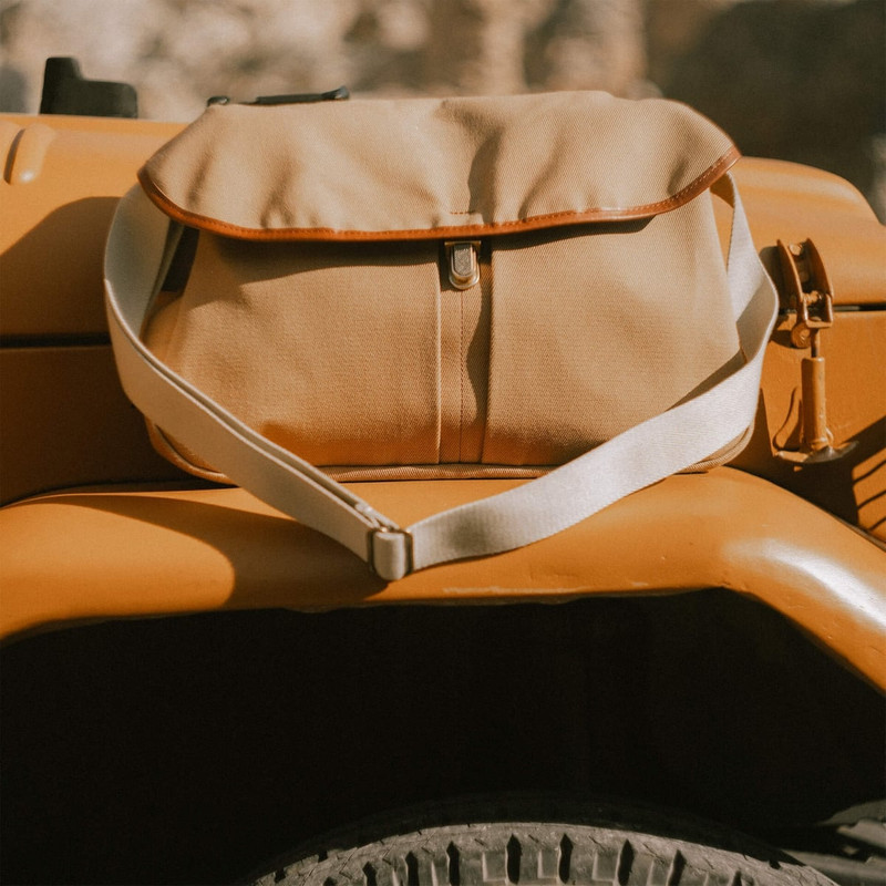 LÉON MESSENGER BAG - CAMEL 7