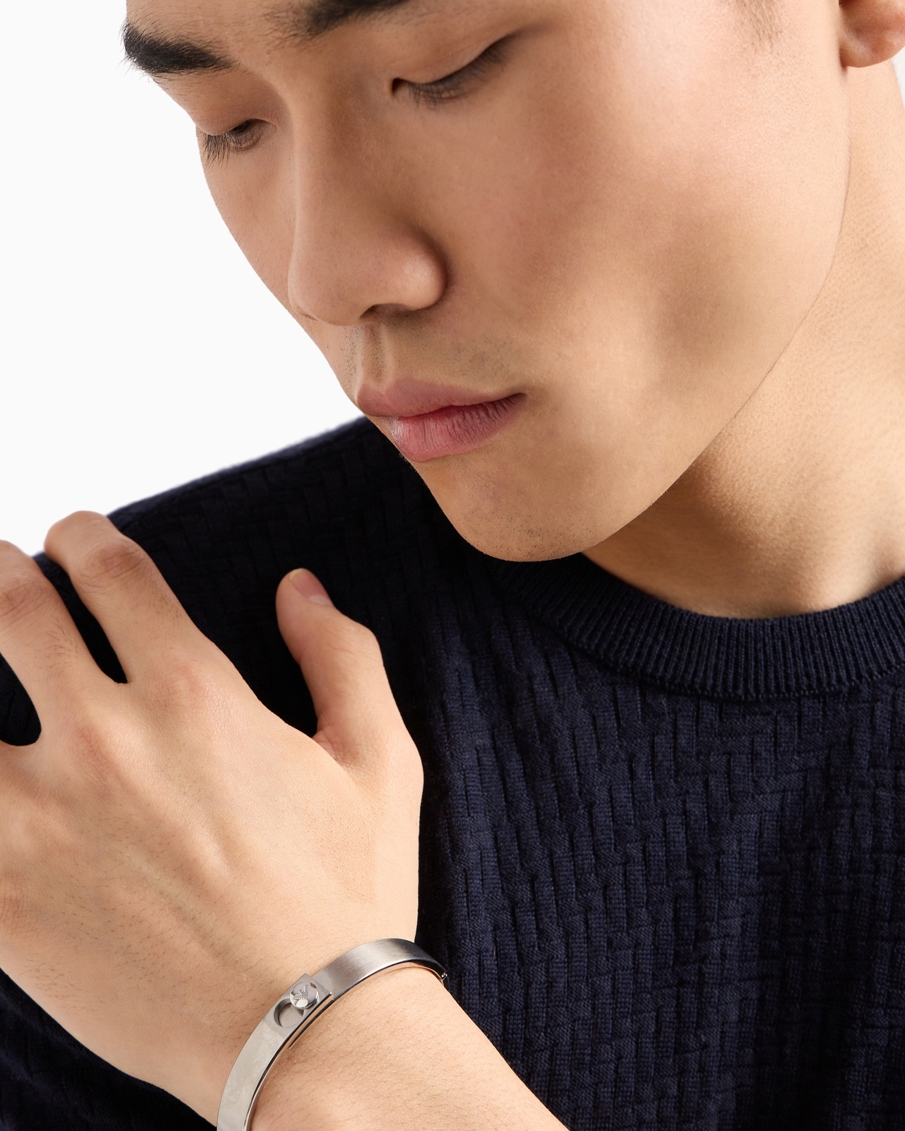 STAINLESS STEEL BANGLE BRACELET - 2