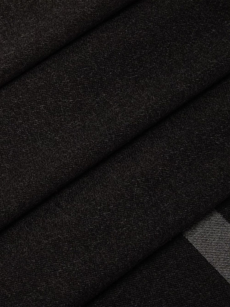 logo-detail fringed scarf 3