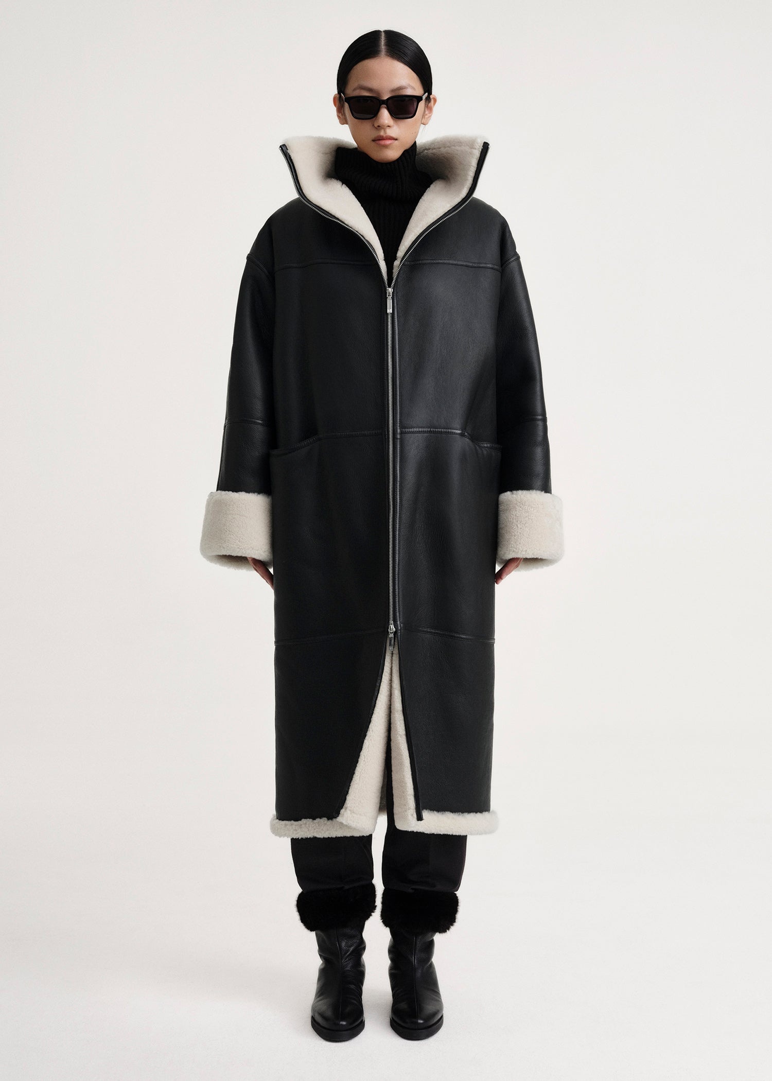 Signature shearling coat black/off-white - 2