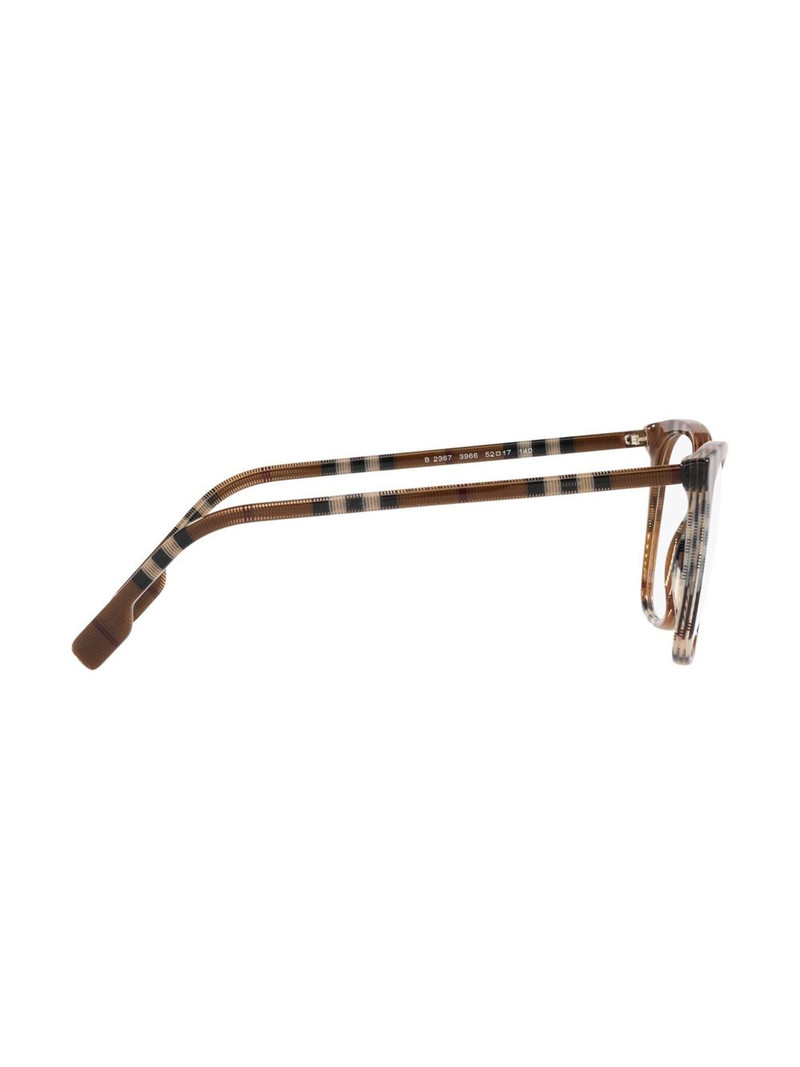 Louise frames 3