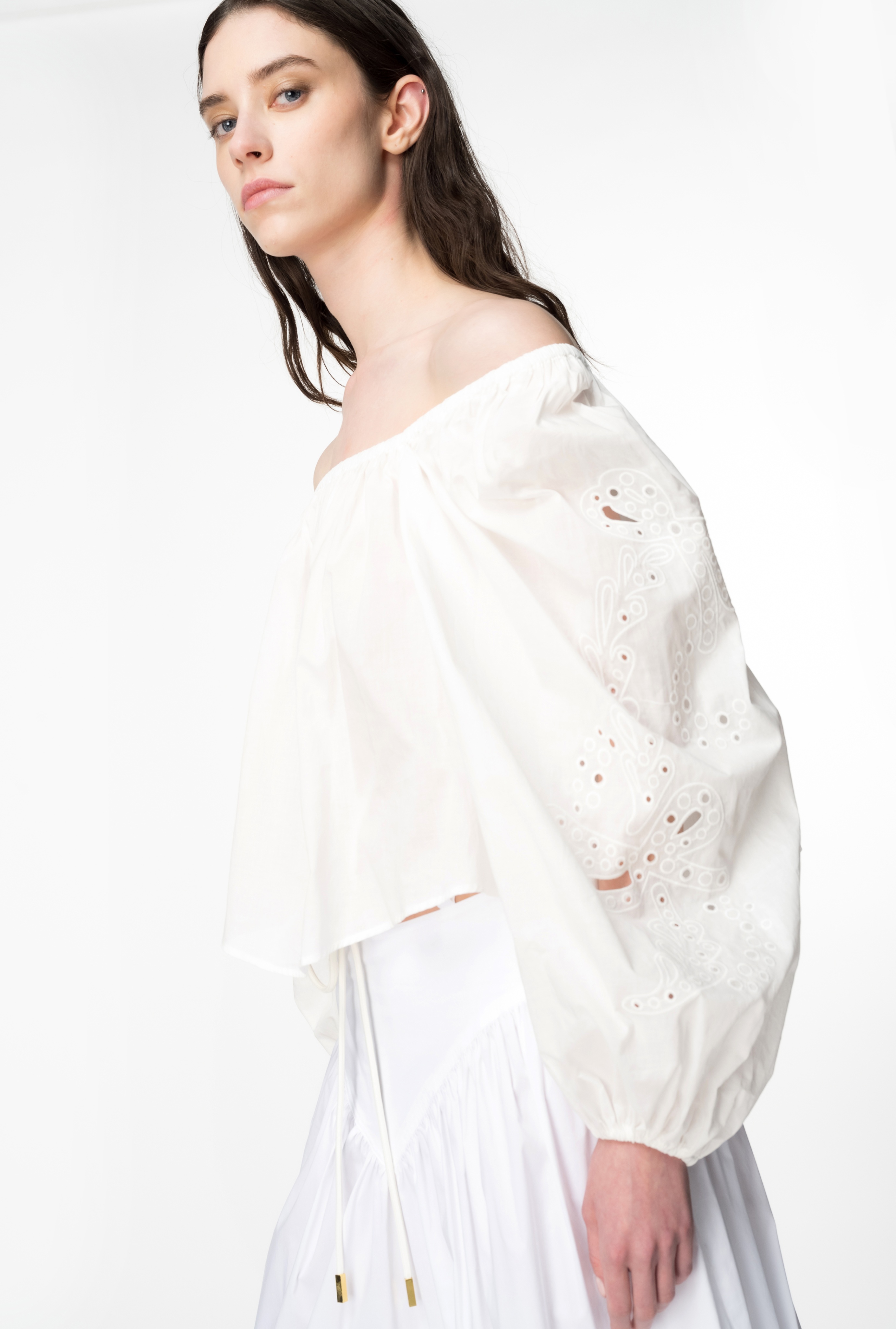 SHORT BLOUSE WITH BRODERIE ANGLAISE - 2