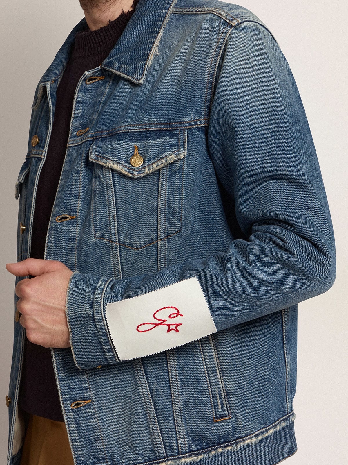 Golden ｜DENIM JACKETS (GWP00846 P000621 50100) Men's denim jacket with medium wash