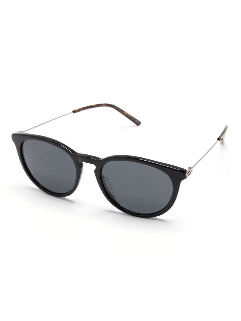 GUCCI cat-eye sunglasses outlook