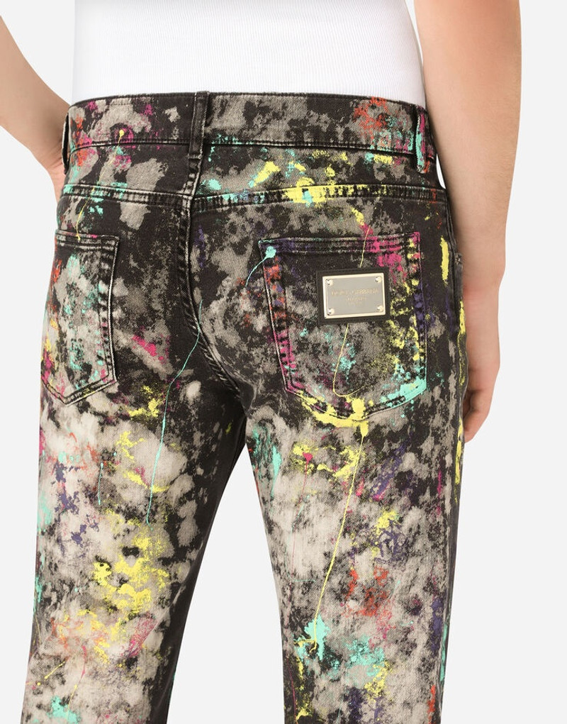 Slim-fit black stretch jeans with marbled print 5
