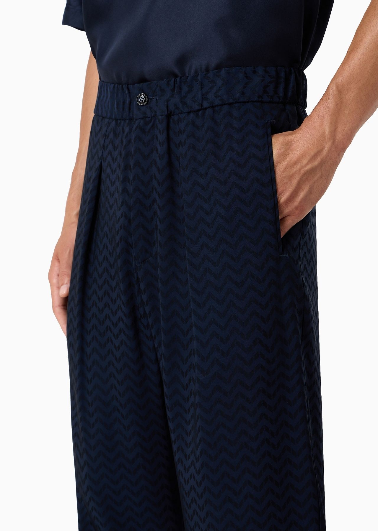 Cupro and viscose jacquard one-dart trousers - 5