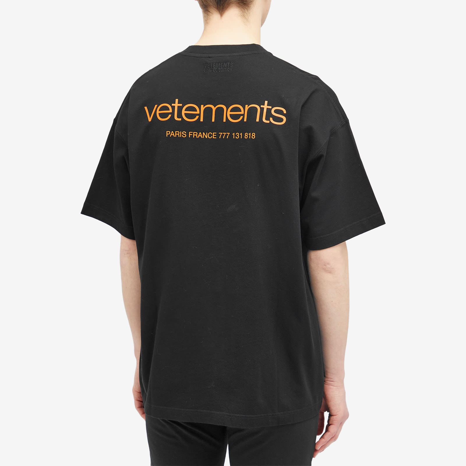 VETEMENTS Urban Logo T-Shirt - 3