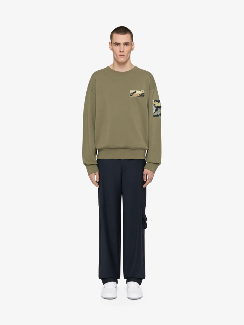Givenchy SWEATSHIRT IN FLEECE WITH CAMO PATCHES outlook