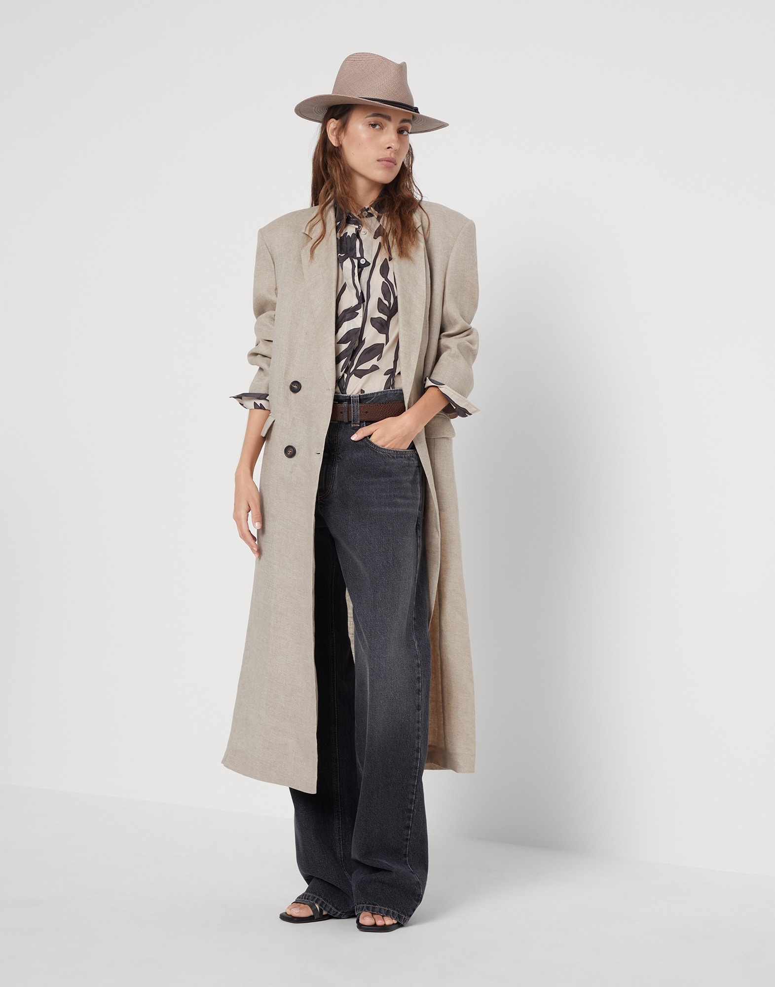 パンツ BRUNELLO CUCINELLI Authentic Denim Loose Trousers with Shiny Brunello Cucinelli Authentic denim loose trousers with shiny
