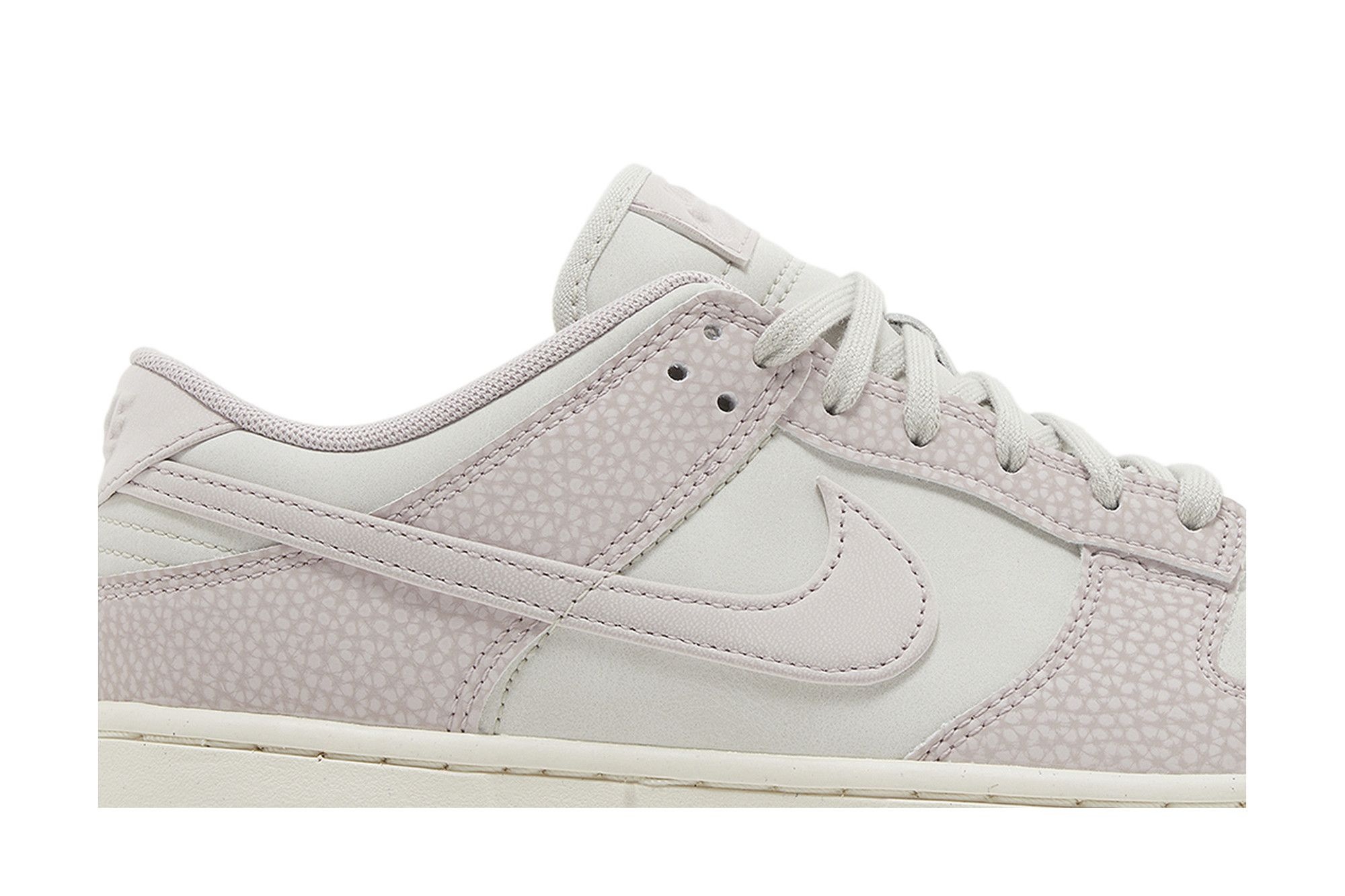Wmns Dunk Low Premium Next Nature 'Platinum Violet' - 2