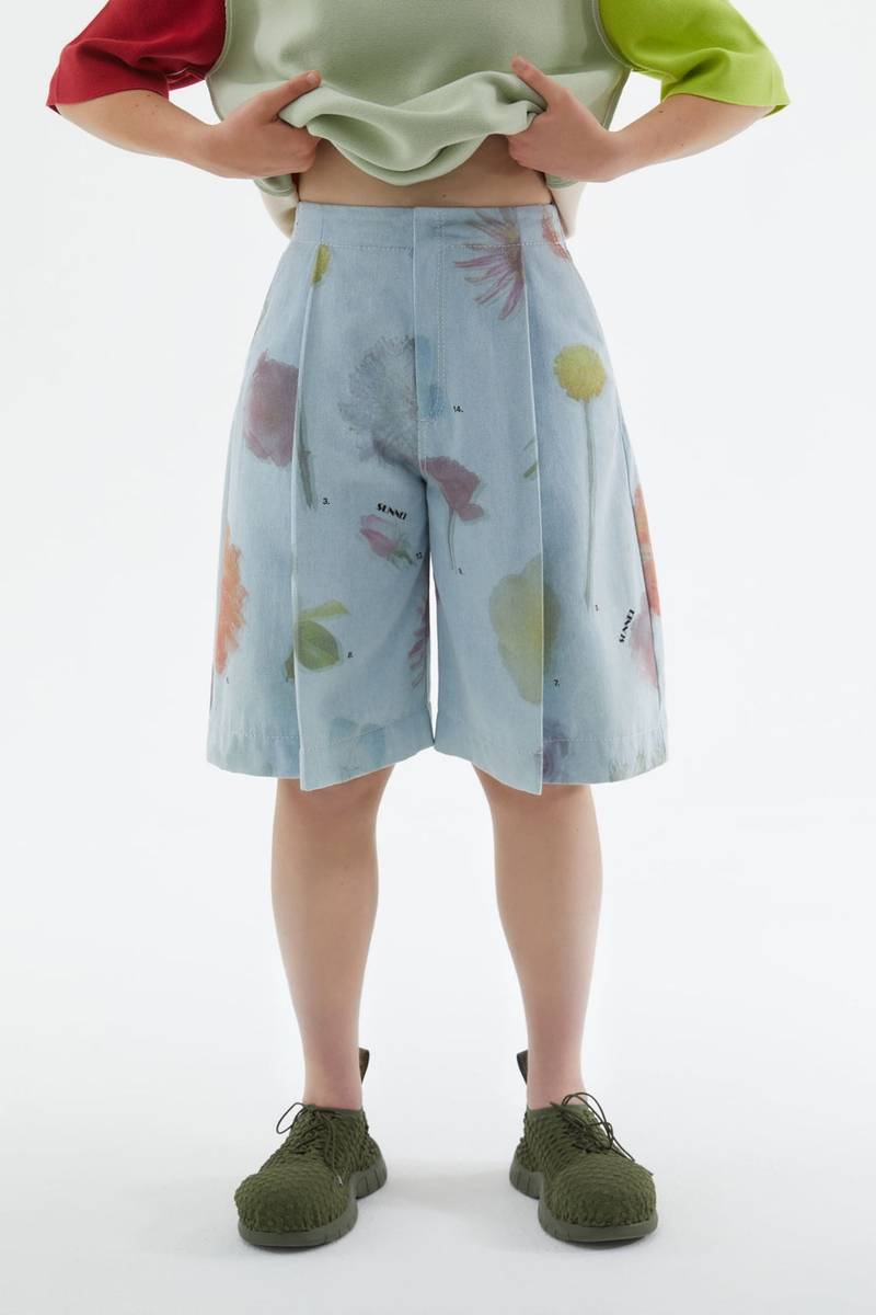EXTRA OVERSIZED DENIM SHORTS WITH FLOWER PRINT 1