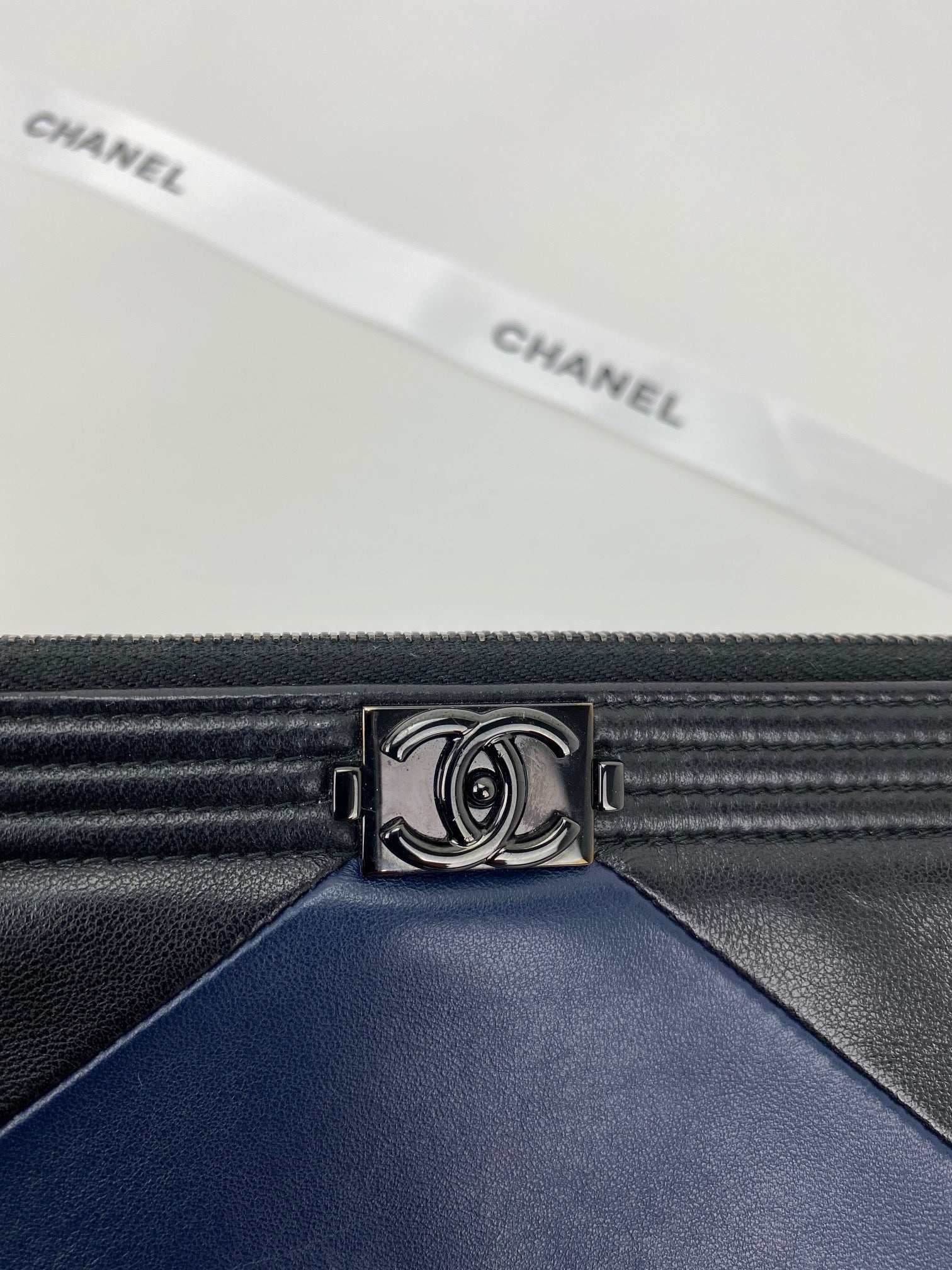 Chanel Quilted Lambskin Leather Black Blue Large Boy Zip Pouch Added Chain - 6