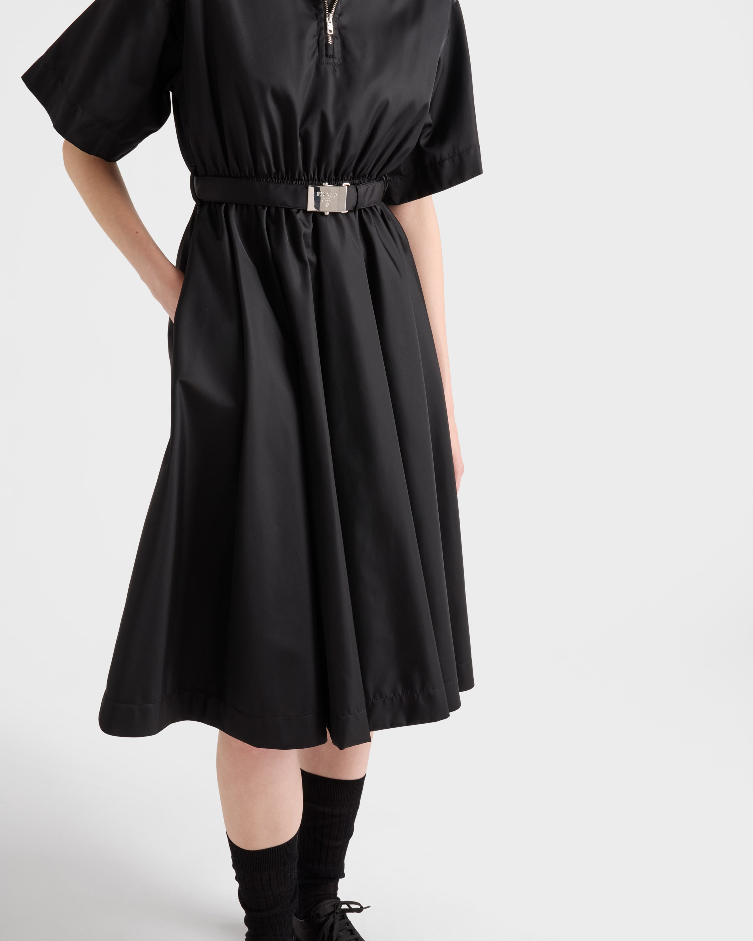 Short-sleeved Re-Nylon midi-dress - 3