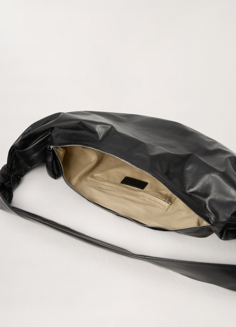 LARGE SOFT CROISSANT
PAPER LEATHER 6