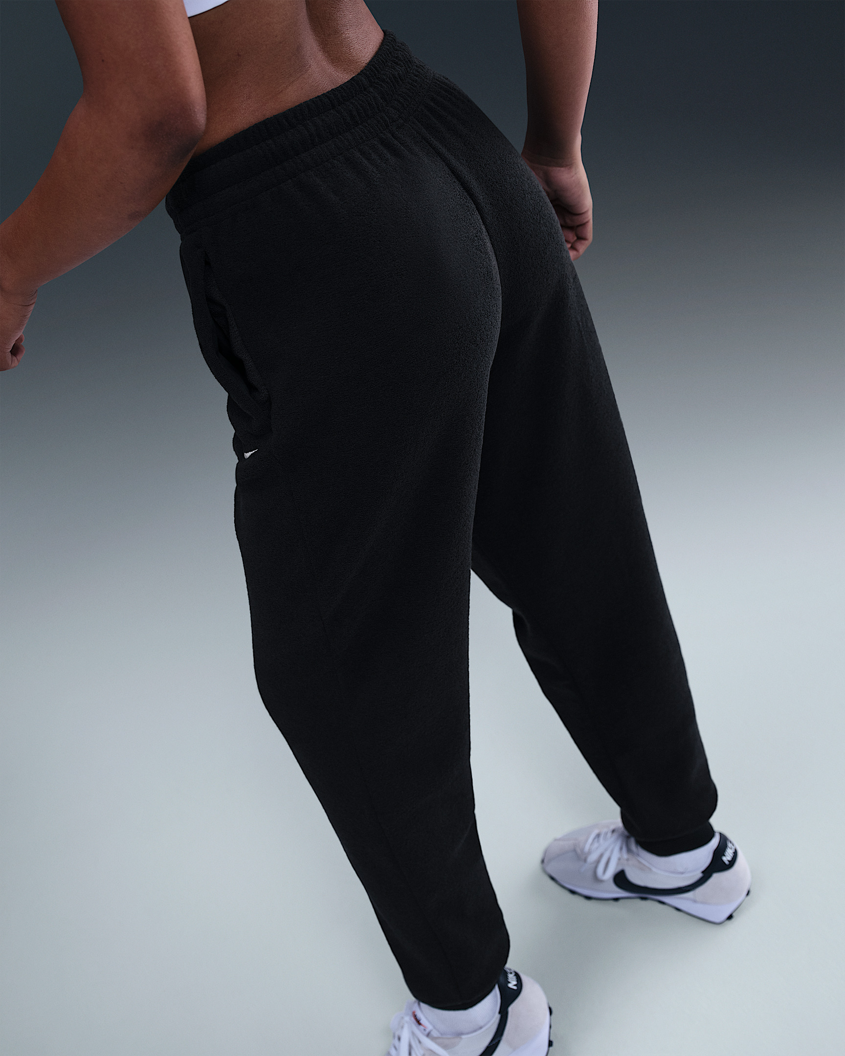 Nike Sportswear Phoenix Plush Women's Mid-Rise Cozy Fleece Pants - 3