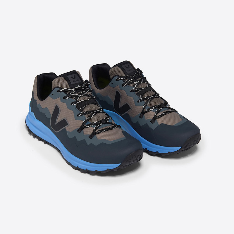 VEJA FITZ ROY TREK-SHELL BASALTE BLACK CELESTE outlook