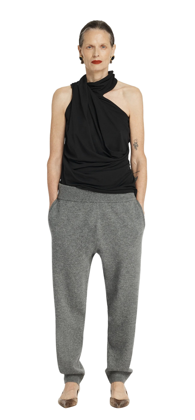 entire studios SLEEVELESS DALTERS TOP SOOT outlook