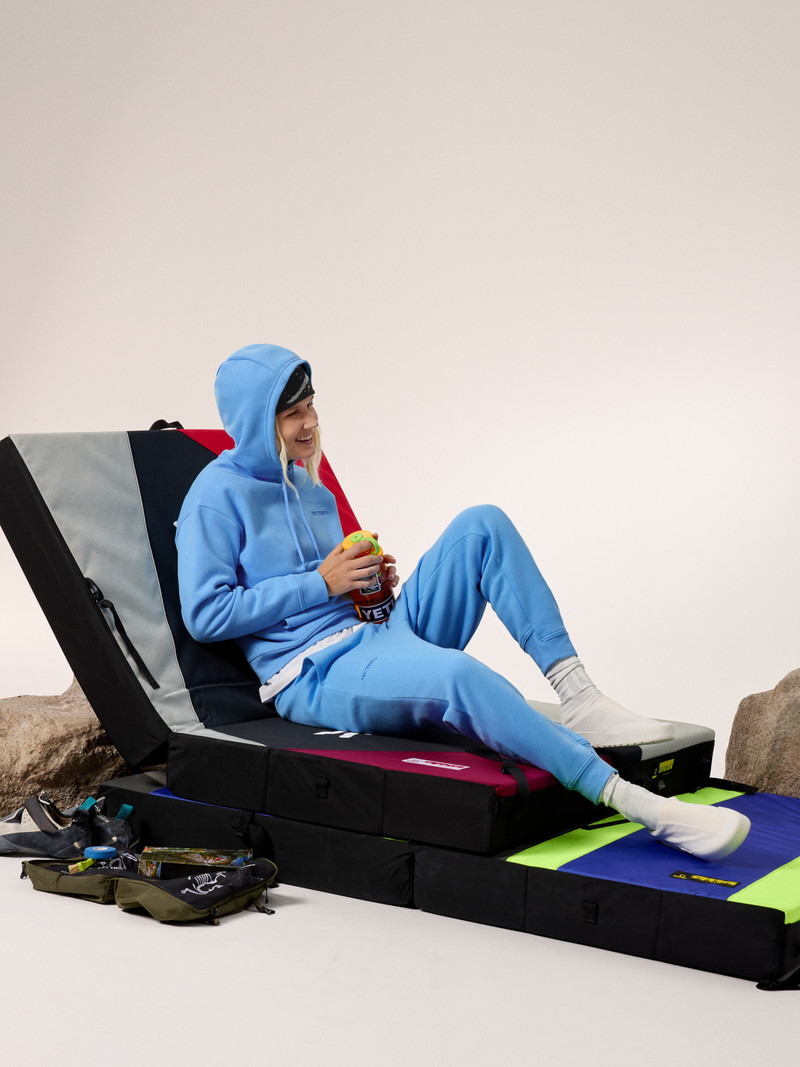 Arc'teryx Emblem Fleece Hoody outlook