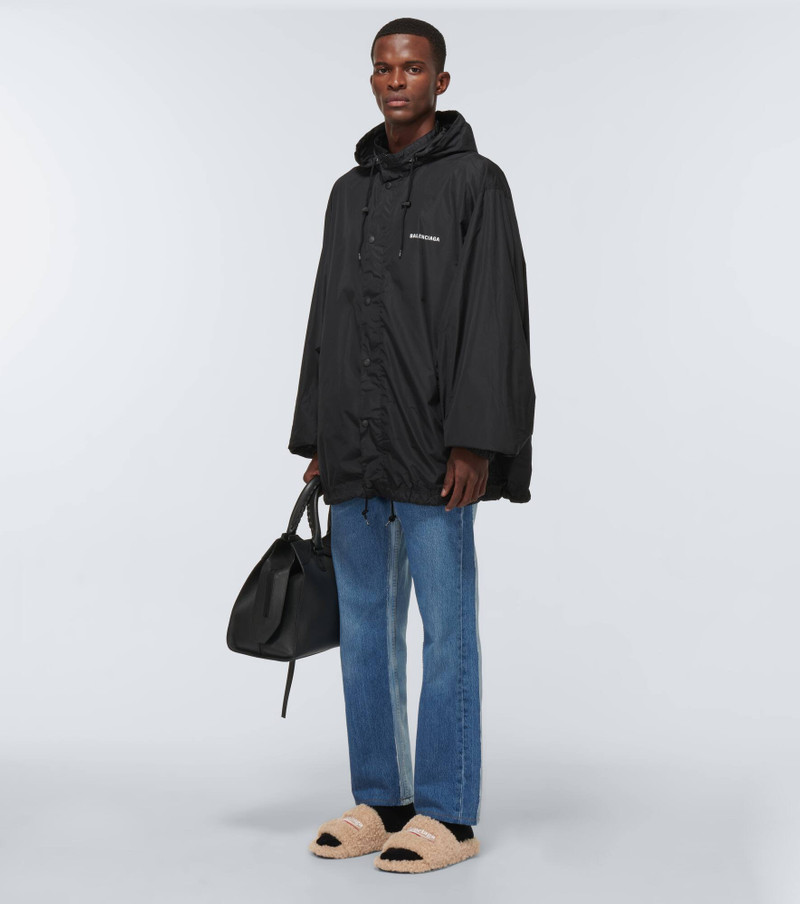 BALENCIAGA Political Campaign Furry slides outlook