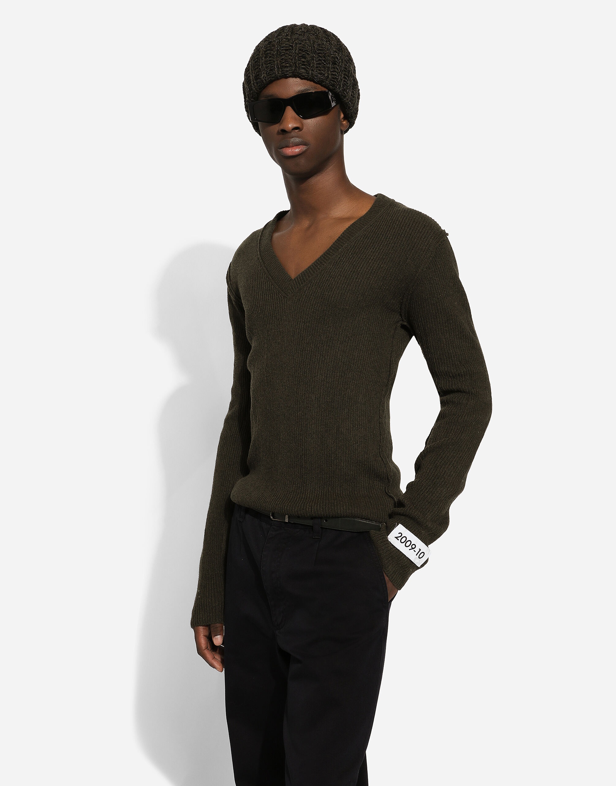 Wool V-neck sweater - 4