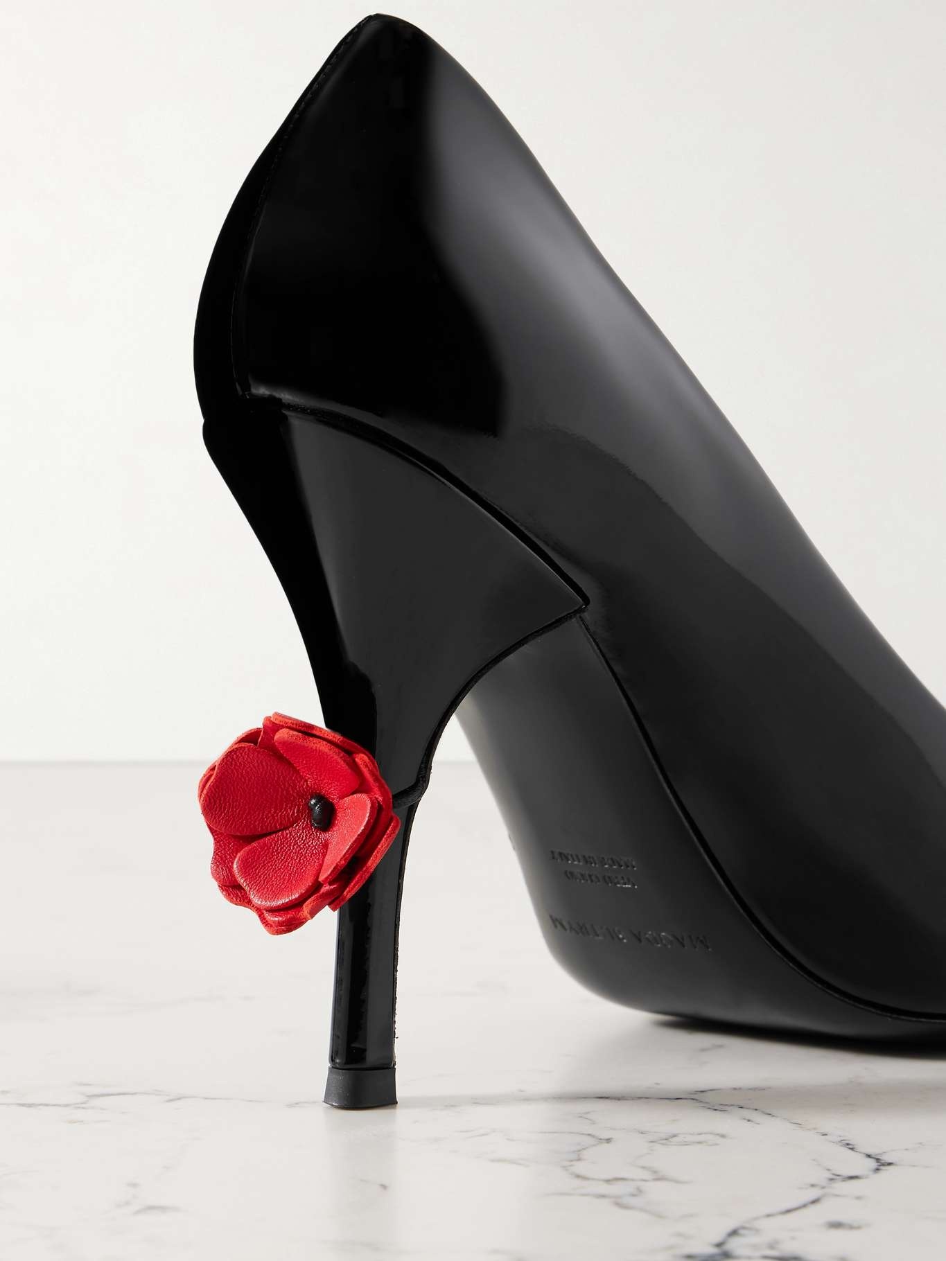 Appliquéd patent-leather pumps - 4