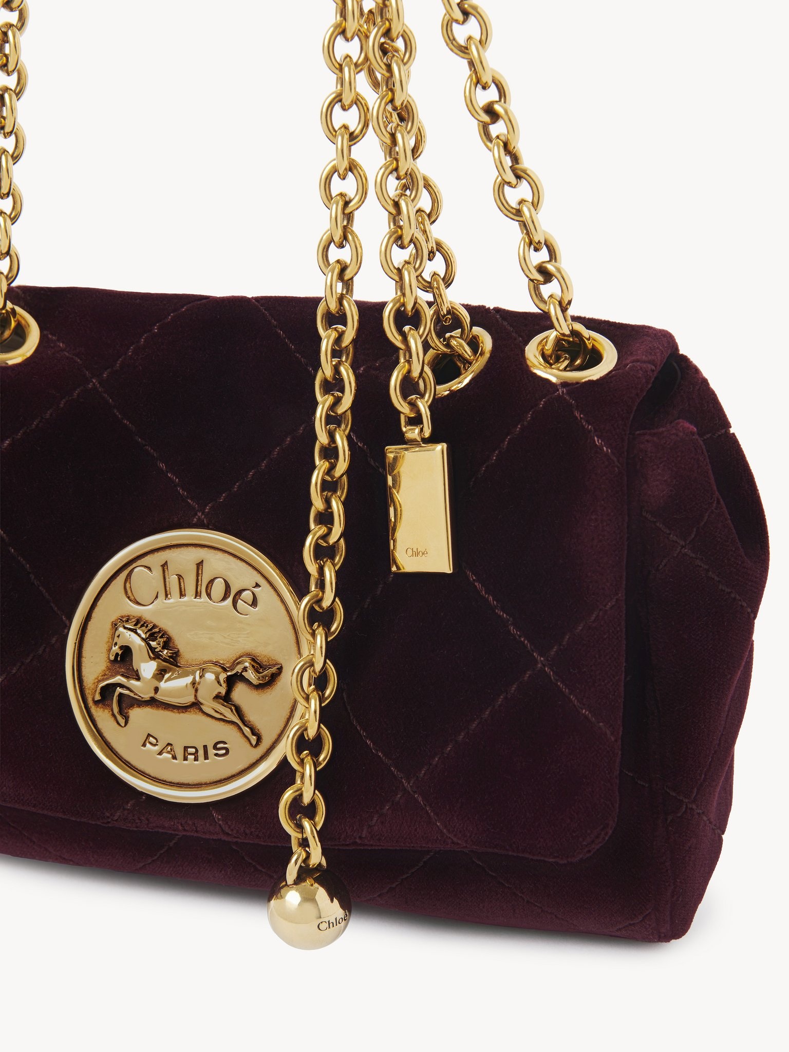 ショルダーバッグ・ポシェット CHLOE BLACK VELVET SMALL CHLOE HERITAGE SHOULDER BAG Chloé Small Chloé Heritage Shoulder Bag In Velvet | Chloé US