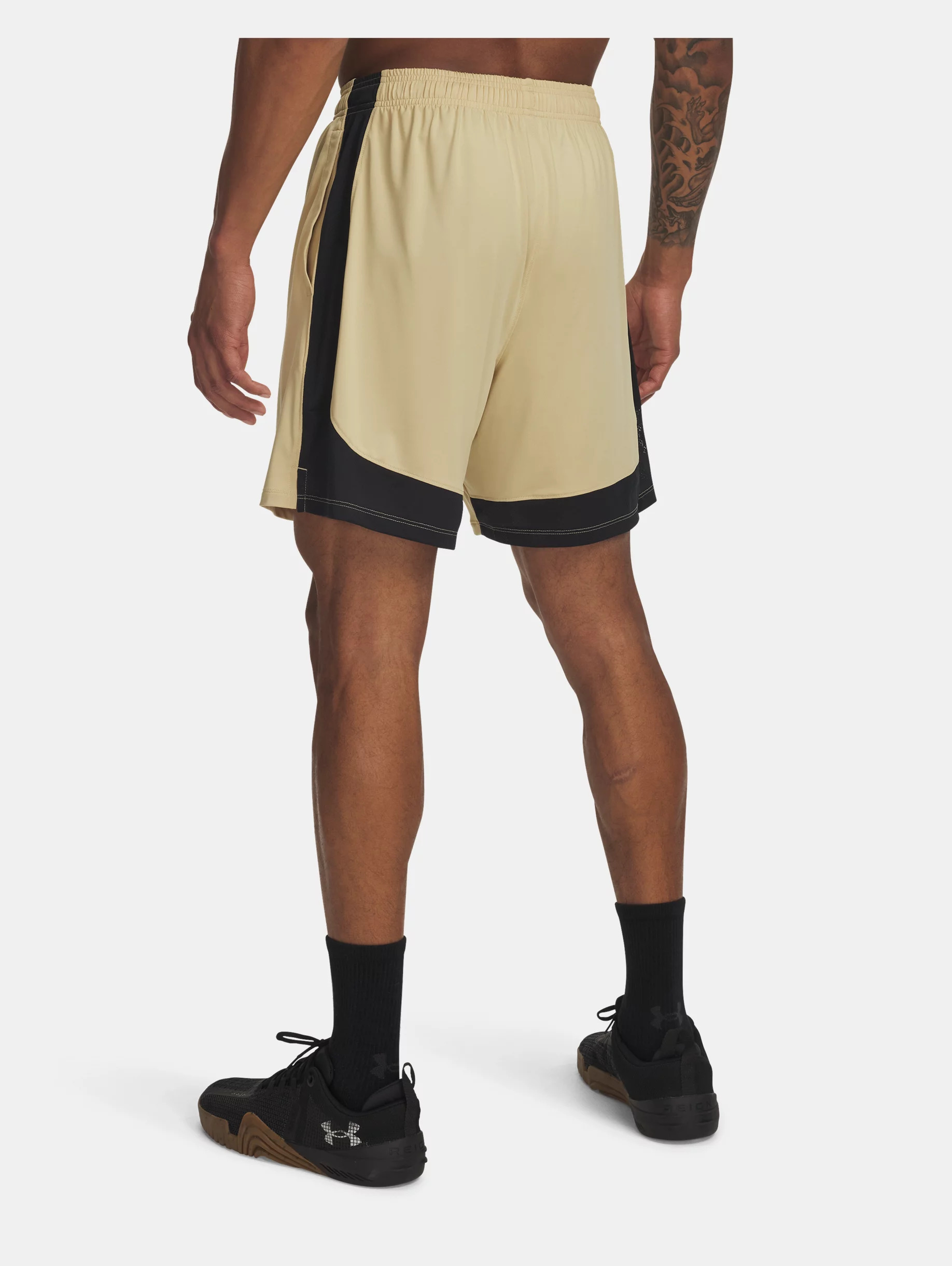 Men's UA Tech™ Vent 7" Shorts - 2