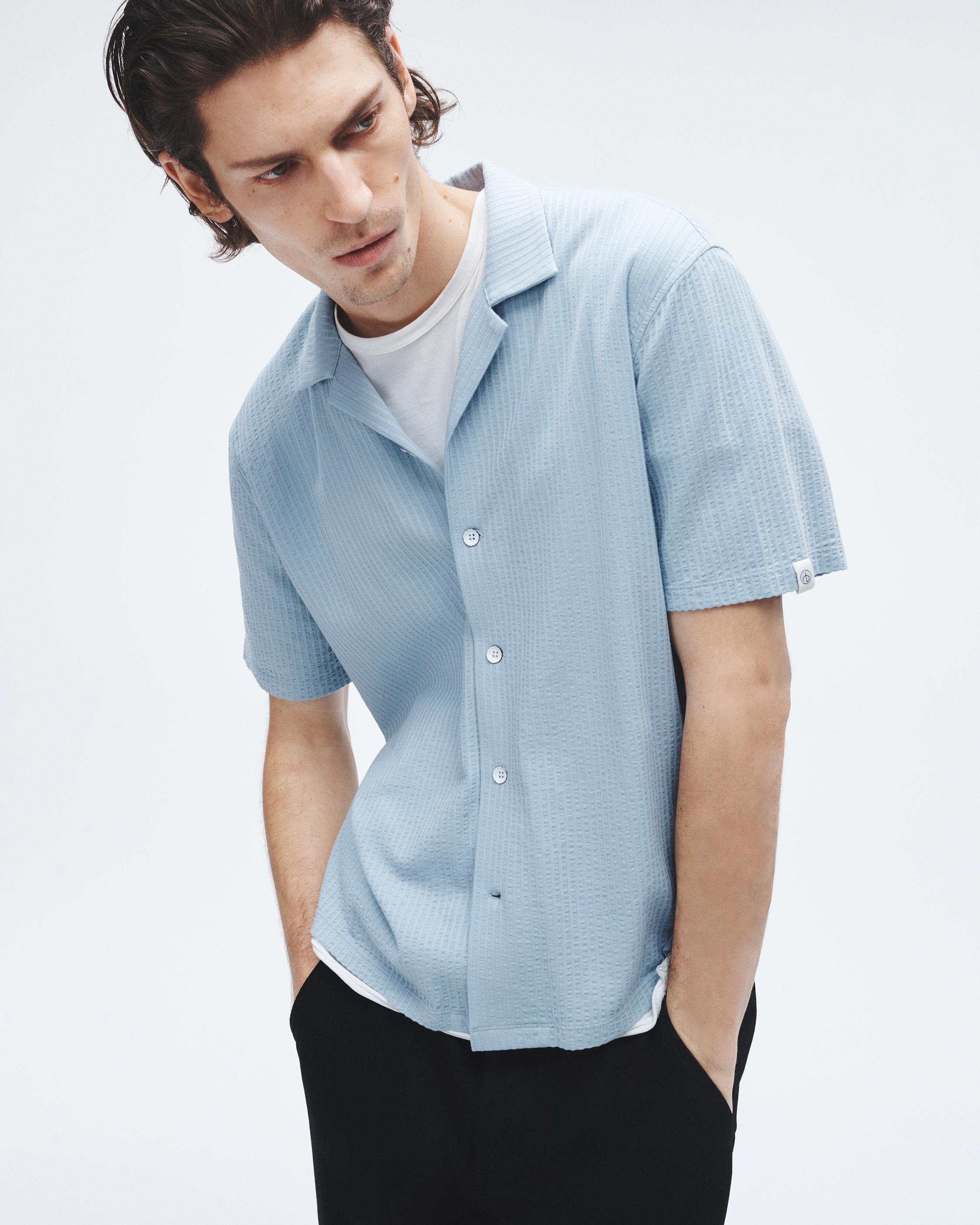 Resort Avery Gauze Shirt
Relaxed Fit Button Down - 2