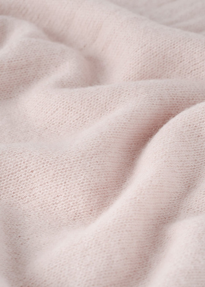 Featherlight triangle scarf powder 6