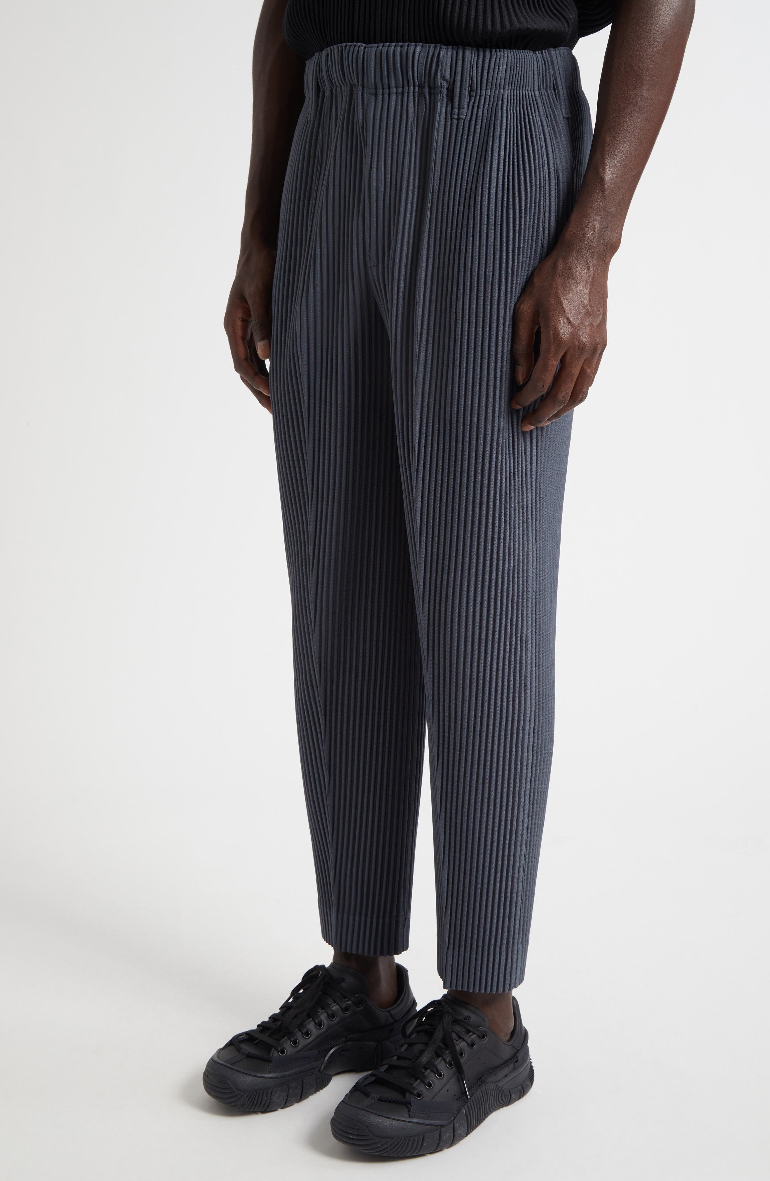 Homme Plissé Issey Miyake Monthly Colors July Pleated Pants in Chert Blue at Nordstrom - 5