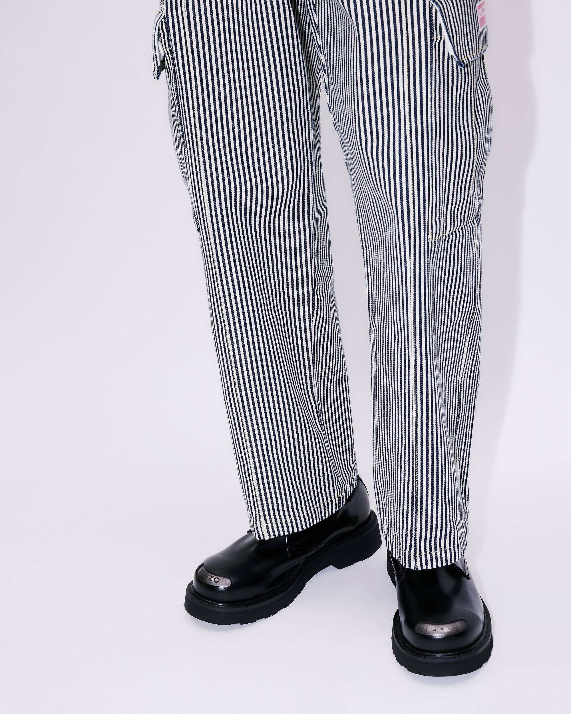 Striped straight-cut genderless cargo jeans - 6