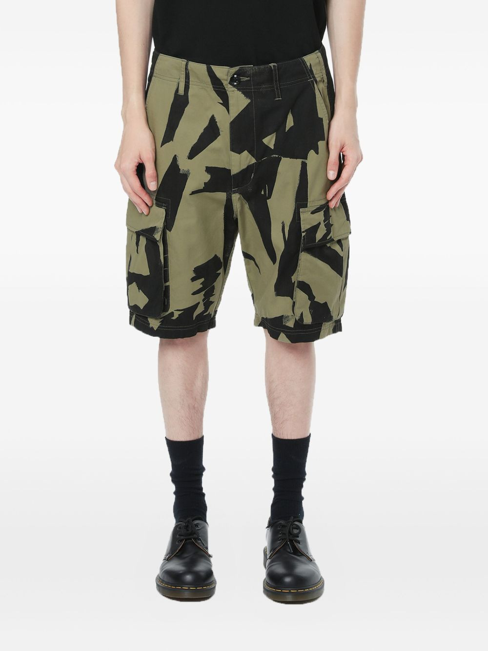 camo-print cargo shorts - 2