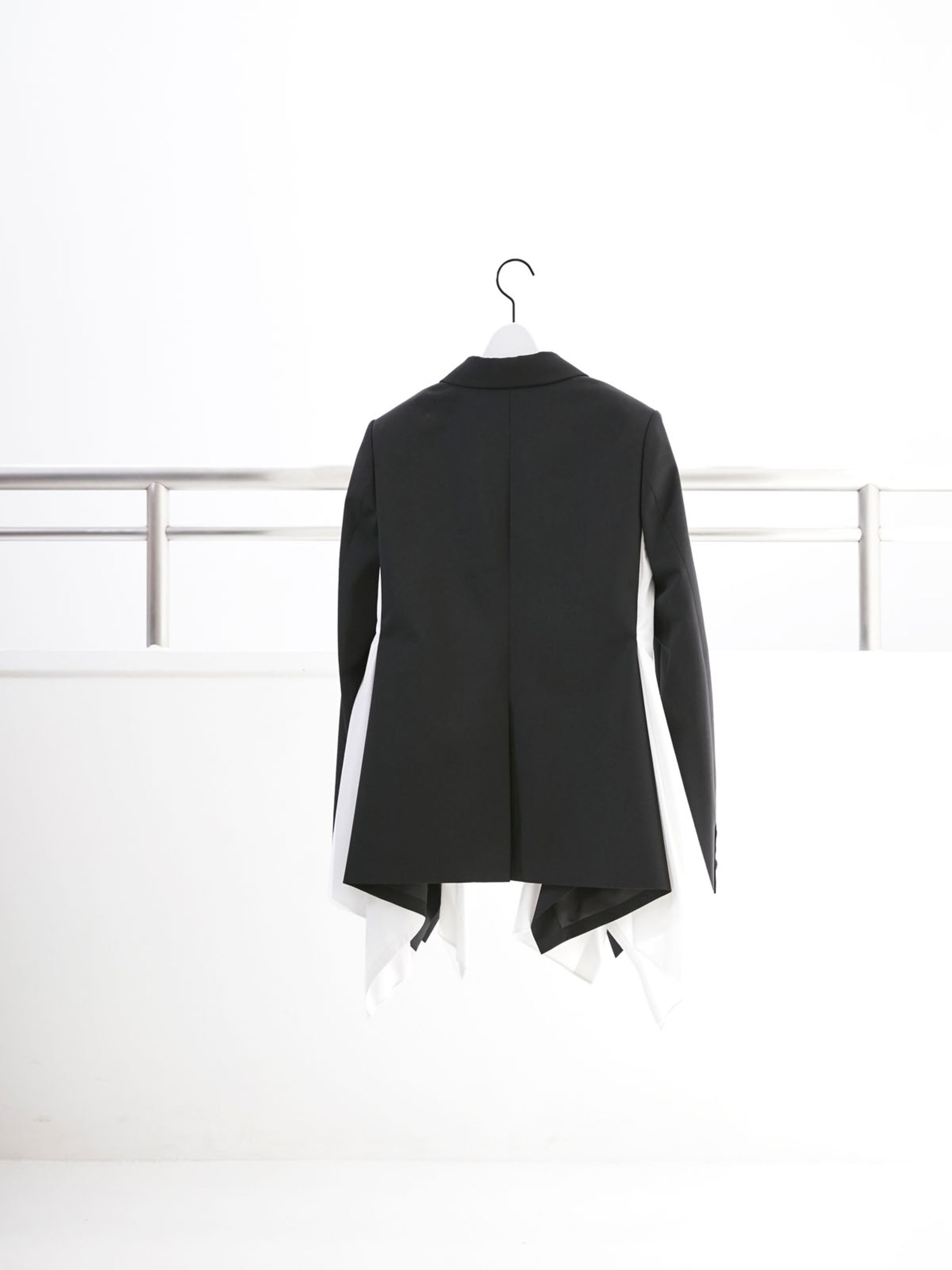 ☆関税込み☆【SACAI】Suiting x Cotton Poplin Jacket sacai Suiting x Cotton Poplin Jacket | REVERSIBLE