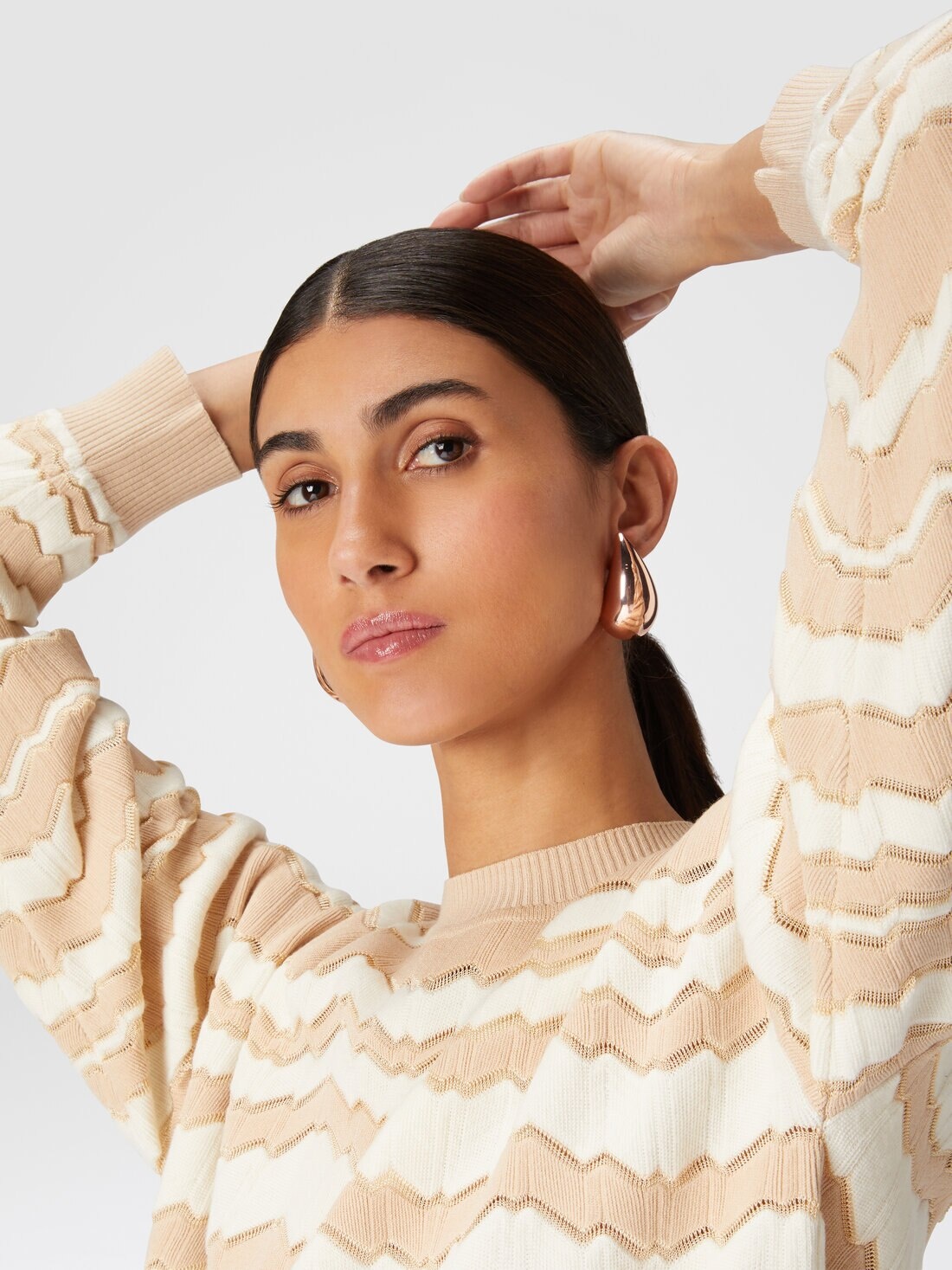 Crewneck pullover with tone-on-tone zigzag - 5