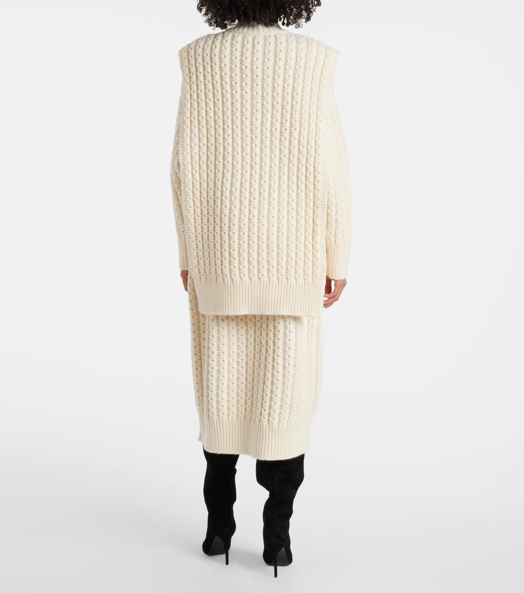 Wool sweater vest - 3