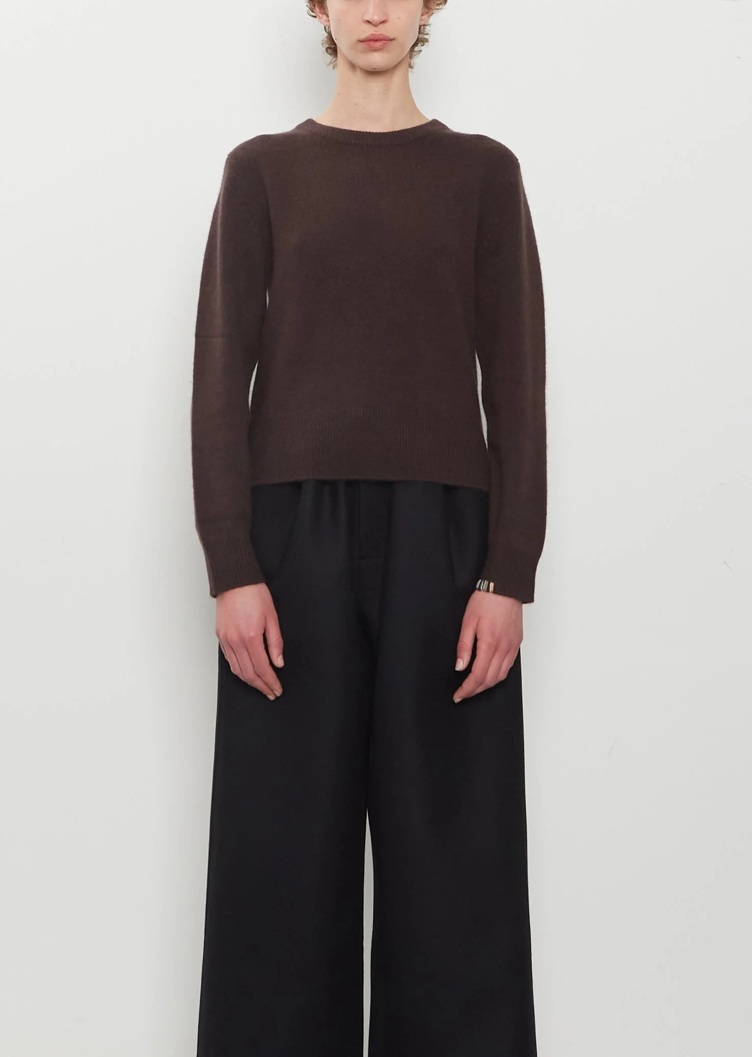 n°430 Jeanne Cashmere Crewneck — Dark Brown - 1