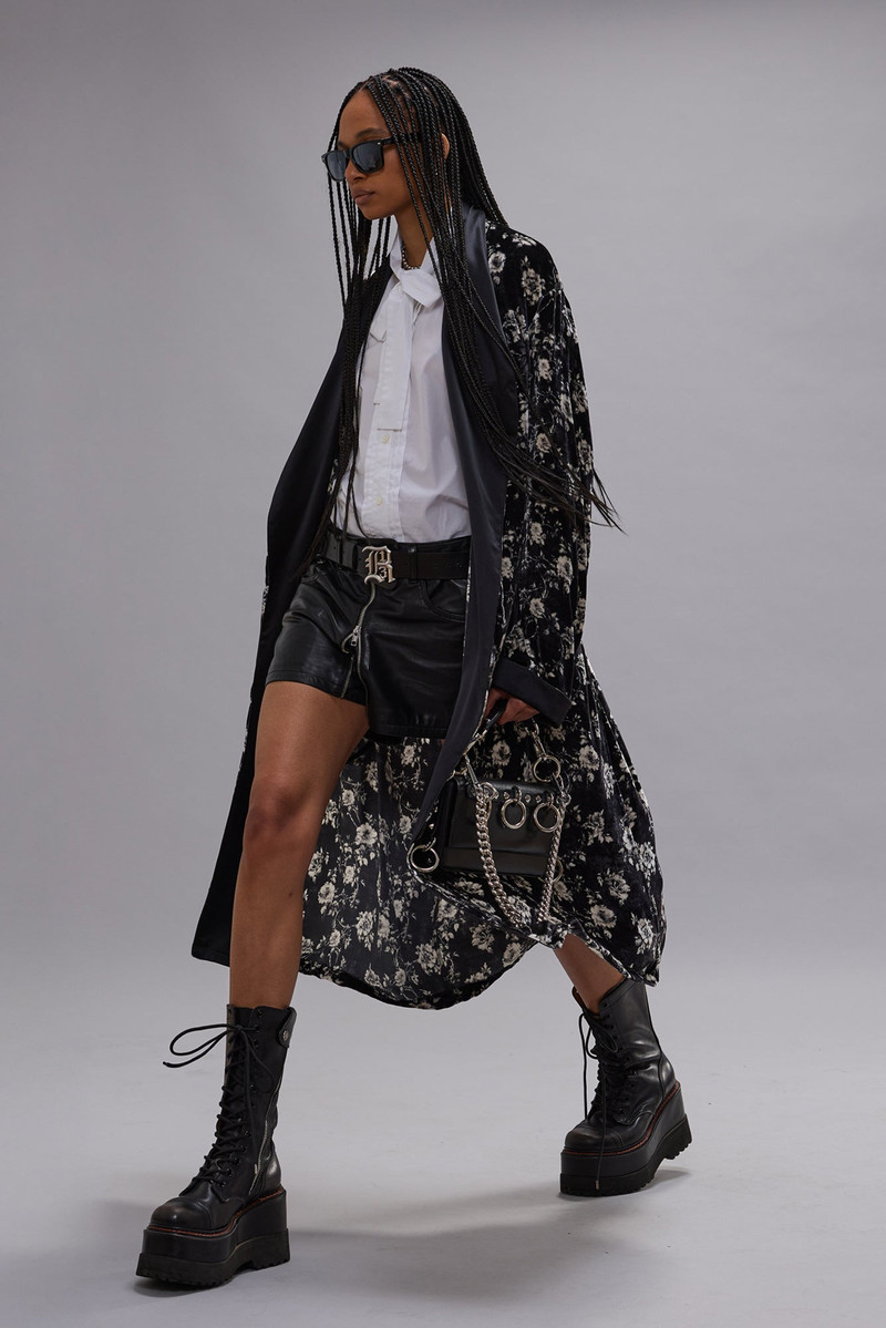 R13 SMOKING ROBE W/PIPING outlook