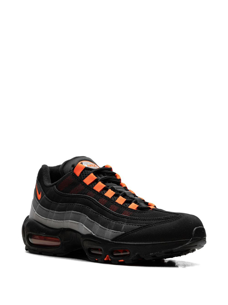 Nike Air Max 95 Hyper Crimson sneakers outlook