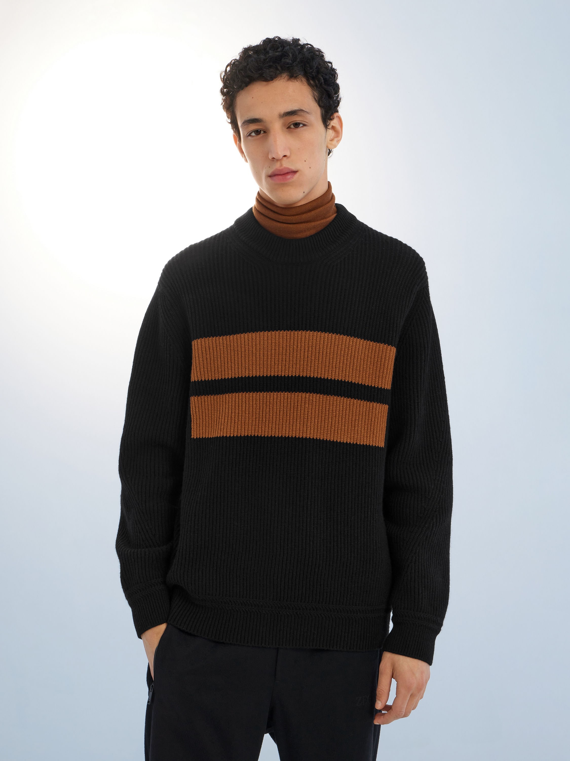 BLACK OASI CASHMERE CREWNECK - 5