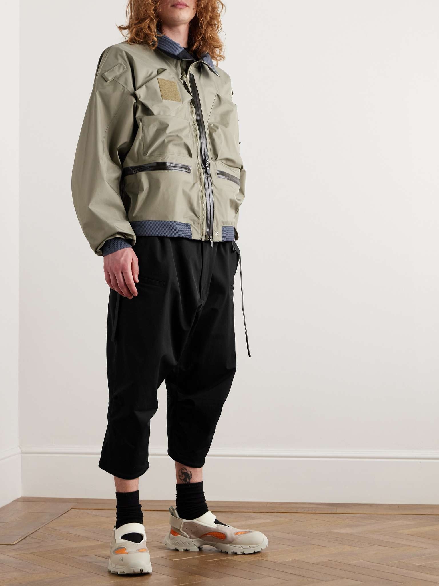 P17-DS Cropped Spiked Belted schoeller® Dryskin™ Trousers - 2