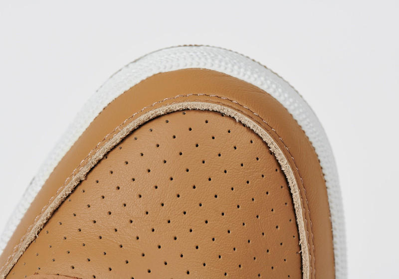 PALACE REEBOK CLUB C MID II REVENGE SOFT CAMEL / BRUSH BROWN / REEBOK LE 5 10