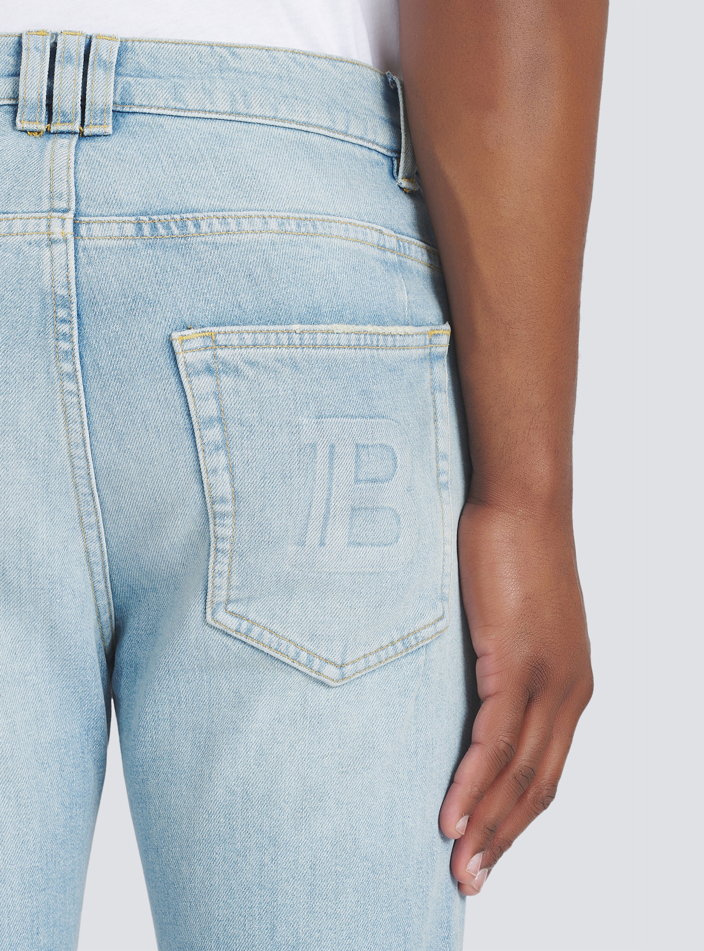 Slim cut  eco-designed denim cotton jeans with embossed Balmain logo - 8