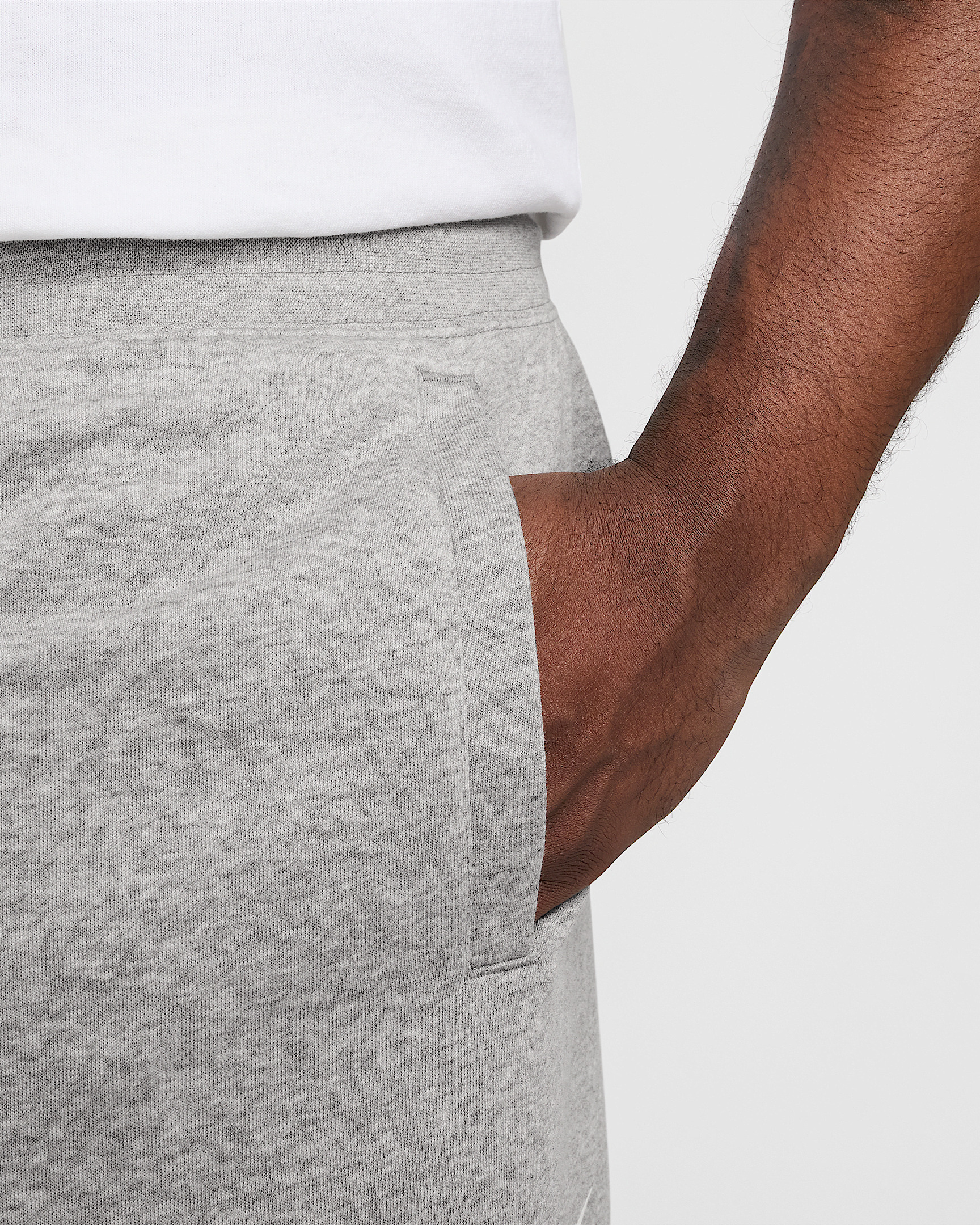 Nike Club Men's French Terry Alumni Shorts - 10