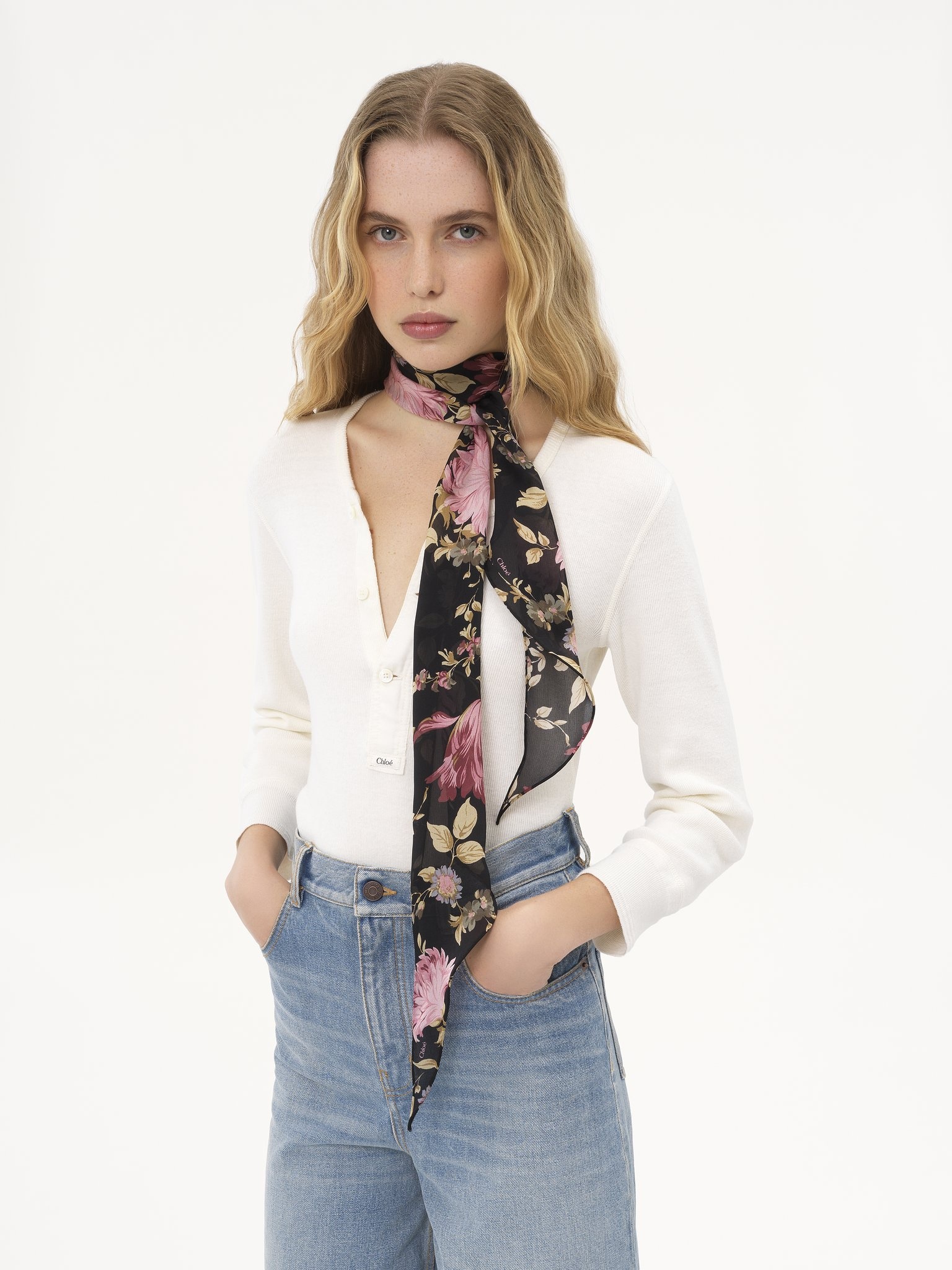 THE CHLOÉ PEONIES BANDEAU SCARF IN SILK CHARMEUSE - 2