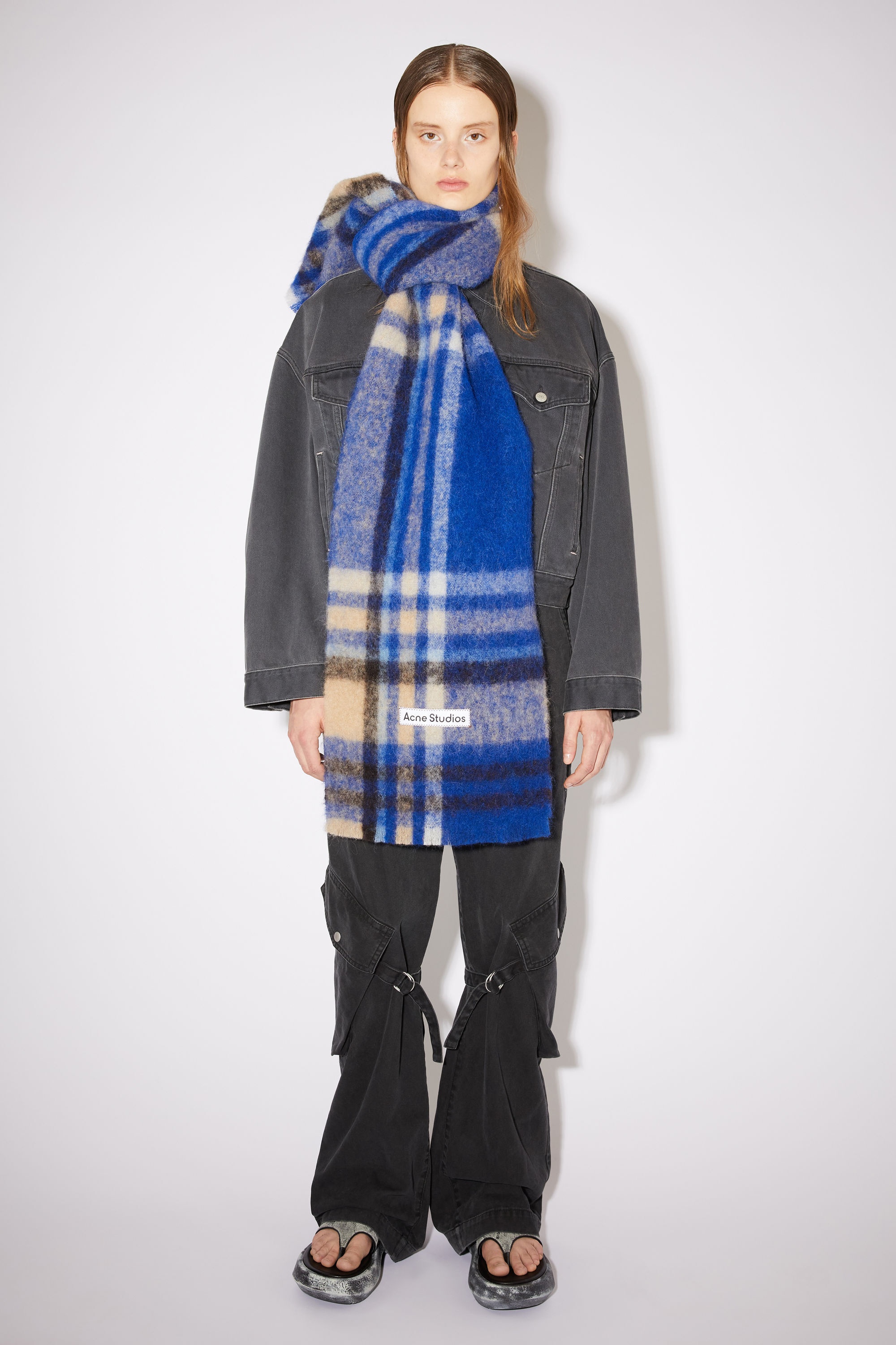 Checked logo wool scarf - Electric blue/beige - 2