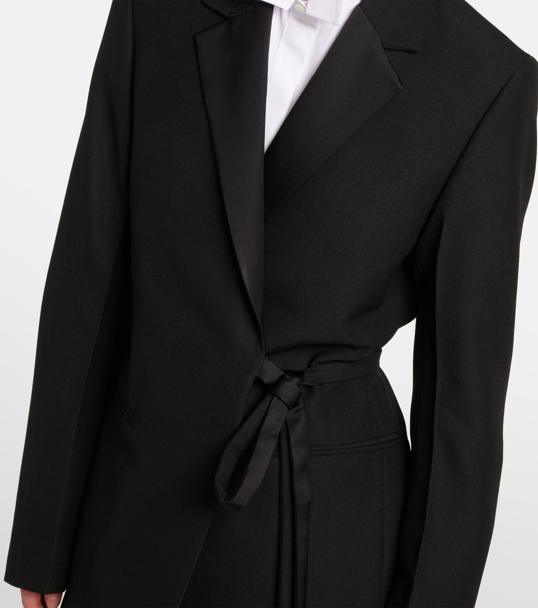 Satin-trimmed wrap blazer - 5