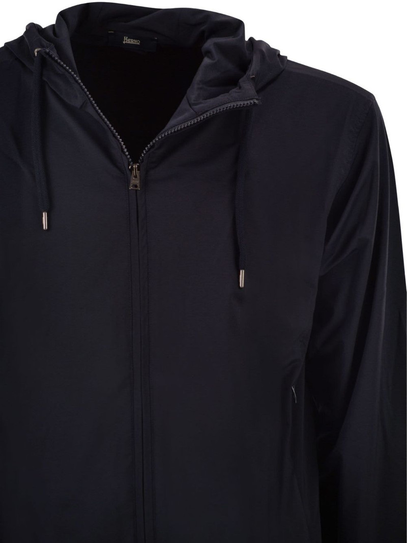 zip-fastening hooded jacket 4