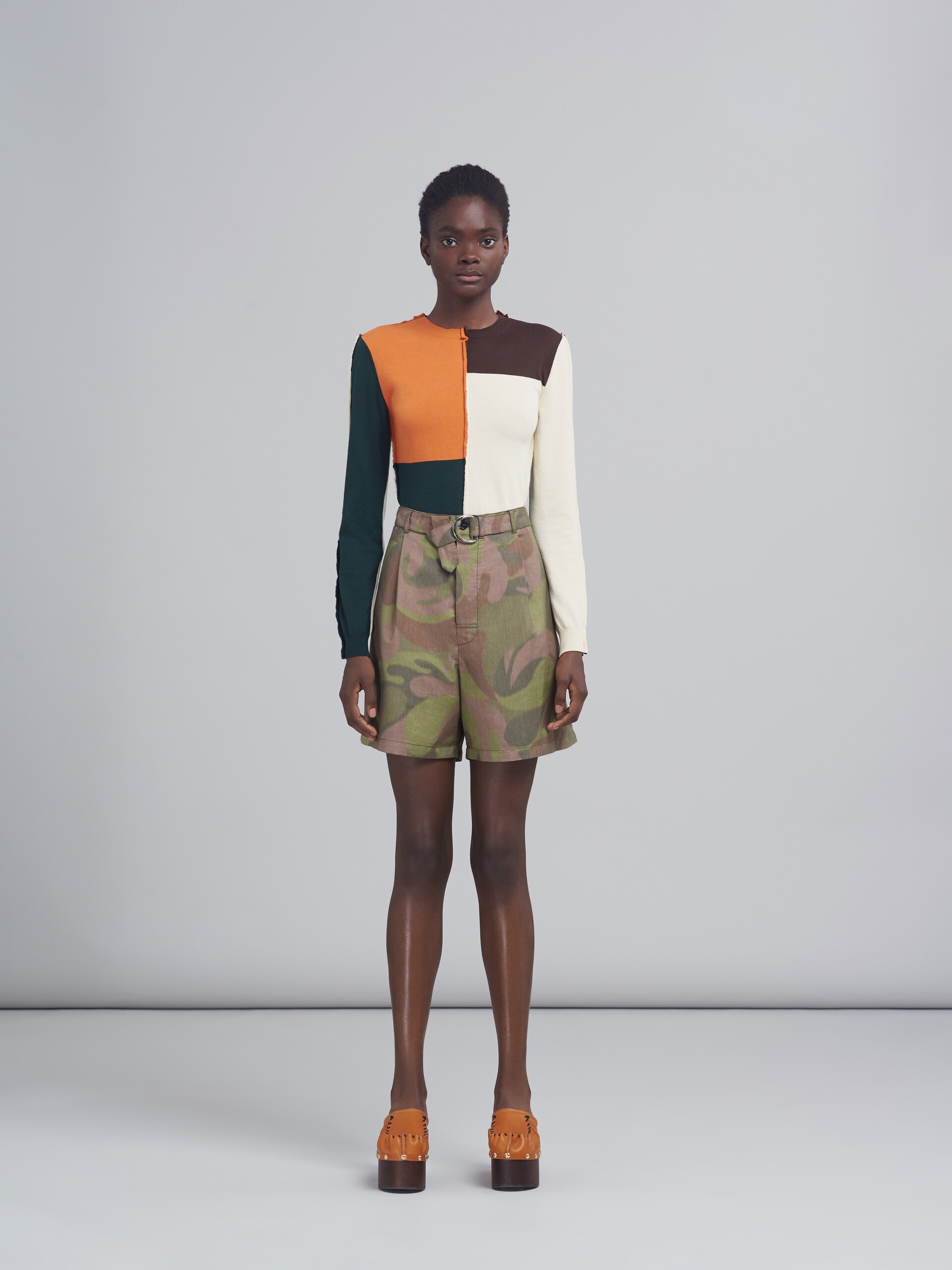 CANVAS CHINÈ BERMUDA TROUSERS - 2