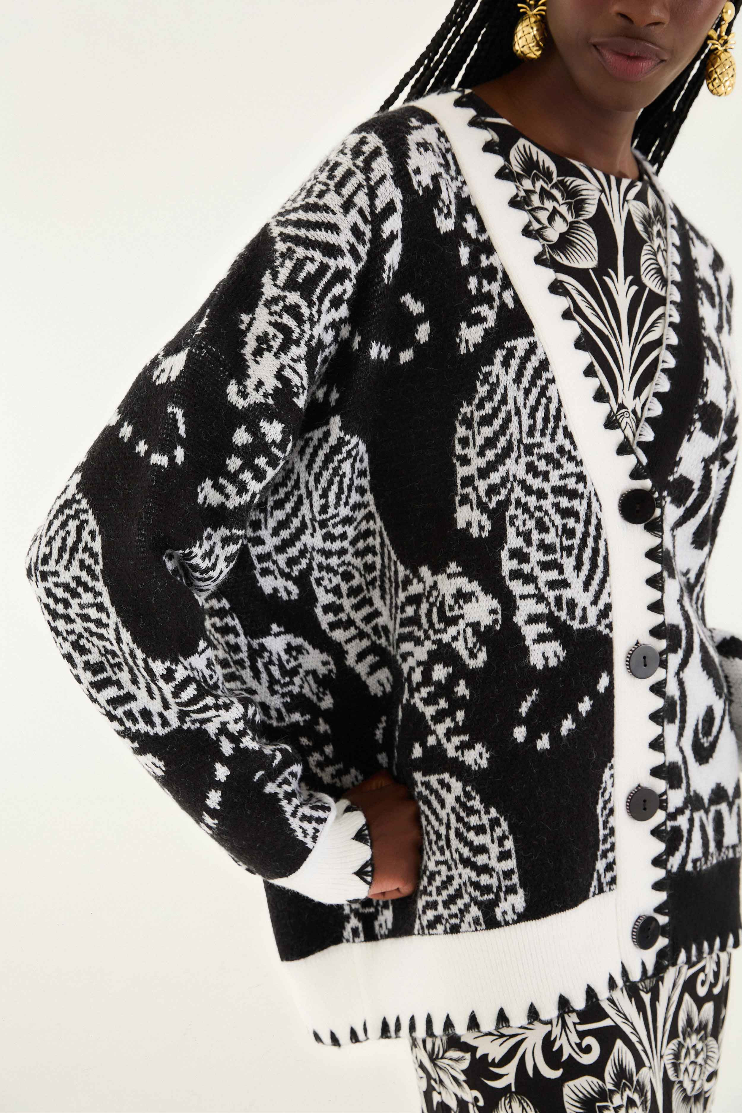 Black & White Mixed Striped Tigers Buttoned Knit Cardigan - 3